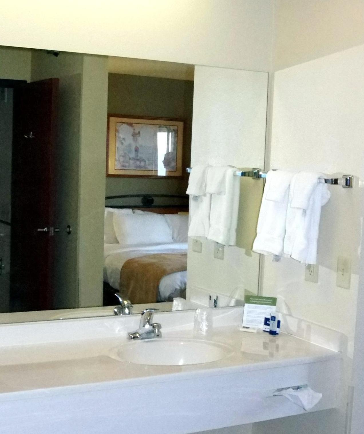 Red Lion Inn & Suites Grimes Room photo