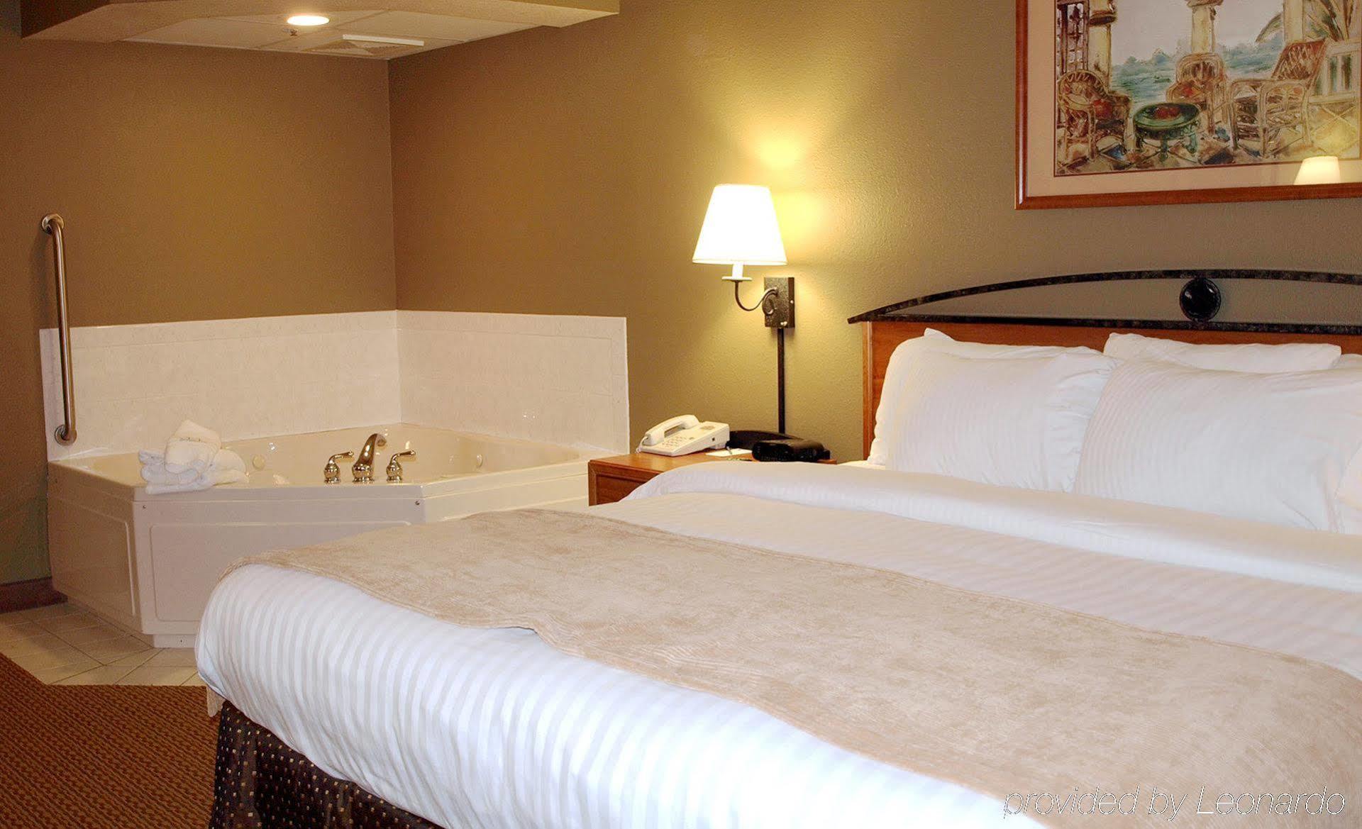 Red Lion Inn & Suites Grimes Room photo